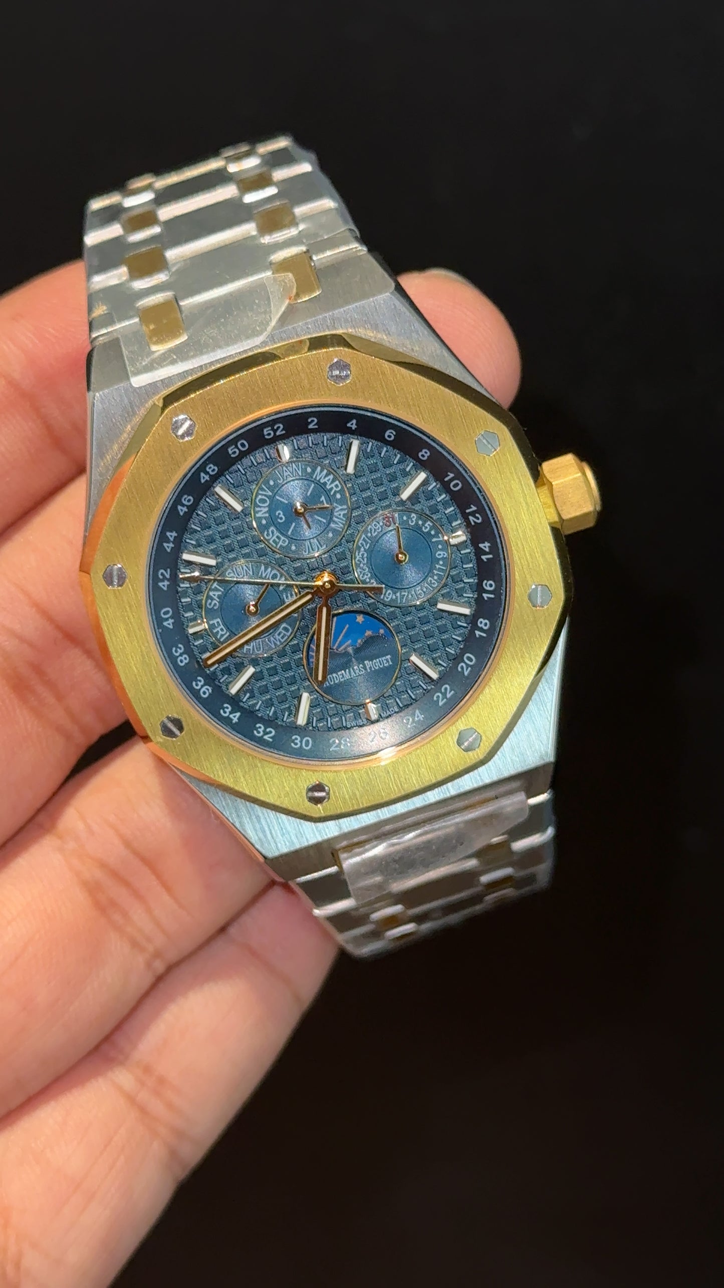 AP Auto | Gold Two Tone | Chrono | Calendar Edition | Blue Dial