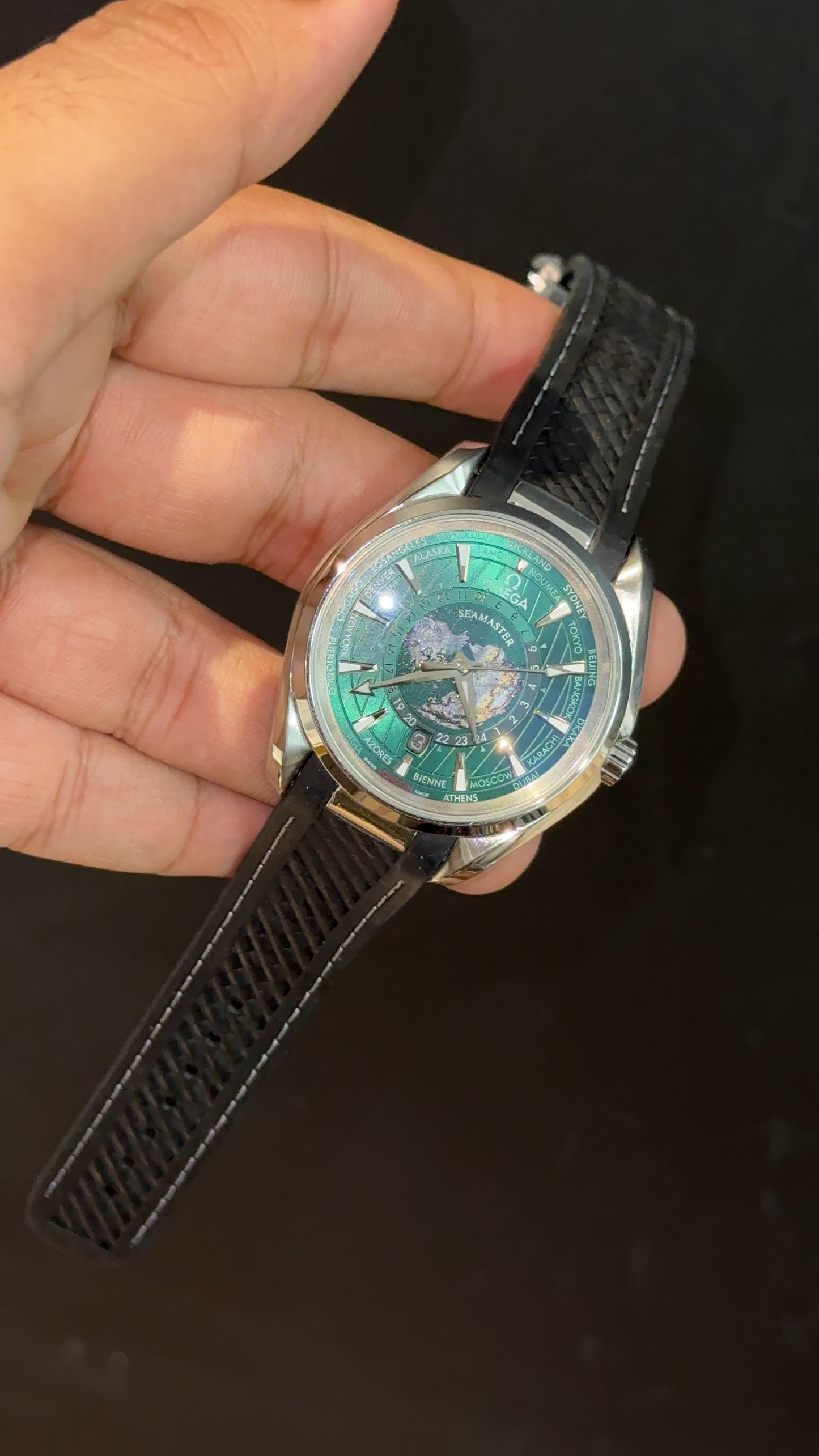 Omega Seamaster | Black Strap | World Edition | Green Dial - twentyfour