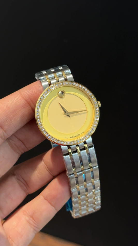 Movado | Woman | Silver Chain  | Gold Dial