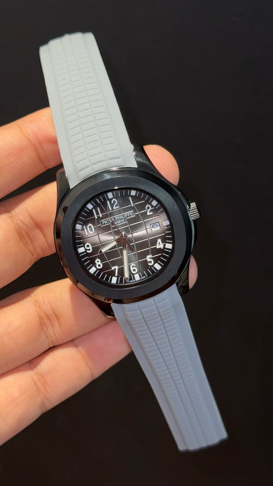 Pp Auto | Aquanaut | Light Grey Strap | Black Greyish Dial