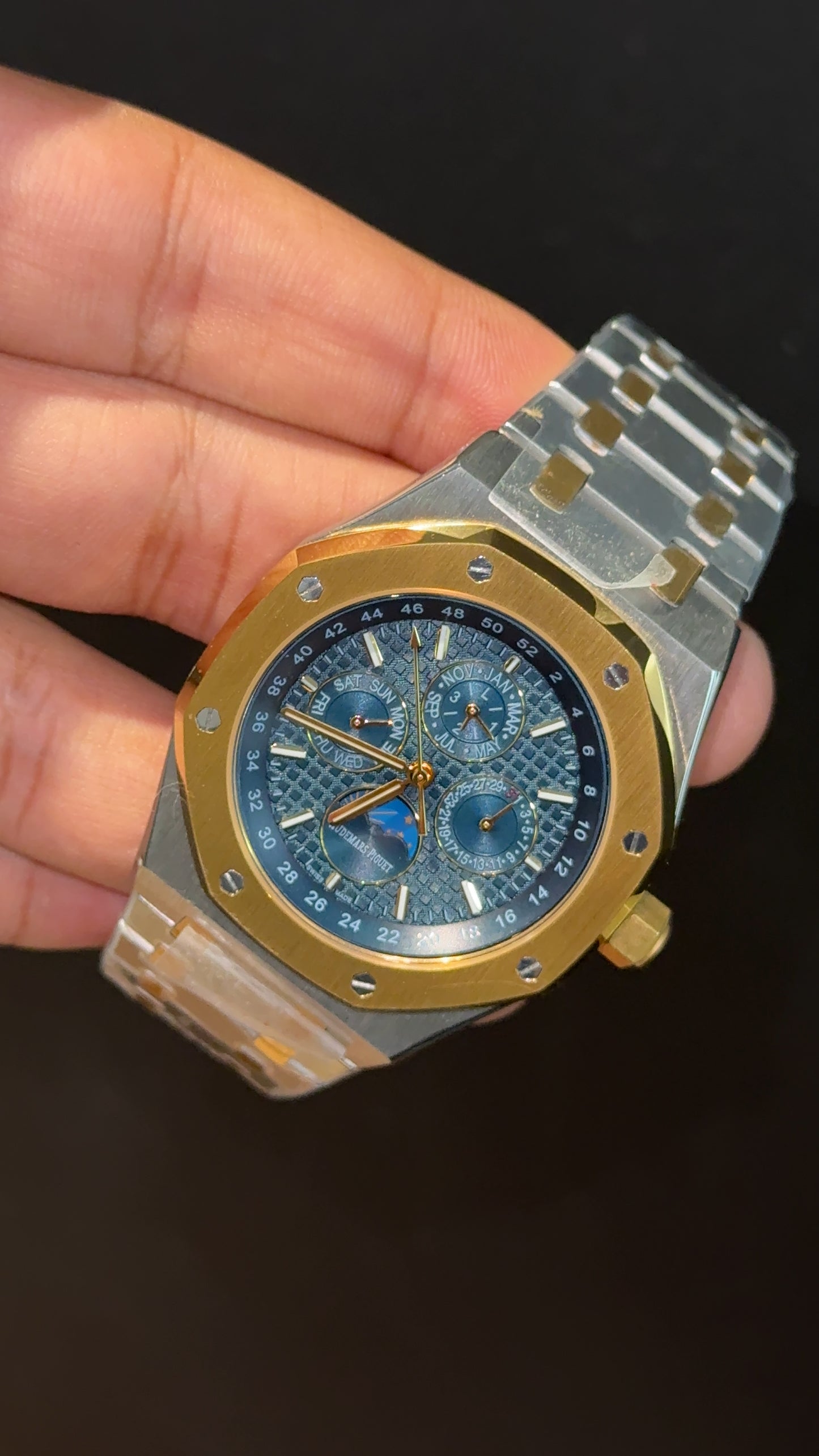 AP Auto | Gold Two Tone | Chrono | Calendar Edition | Blue Dial