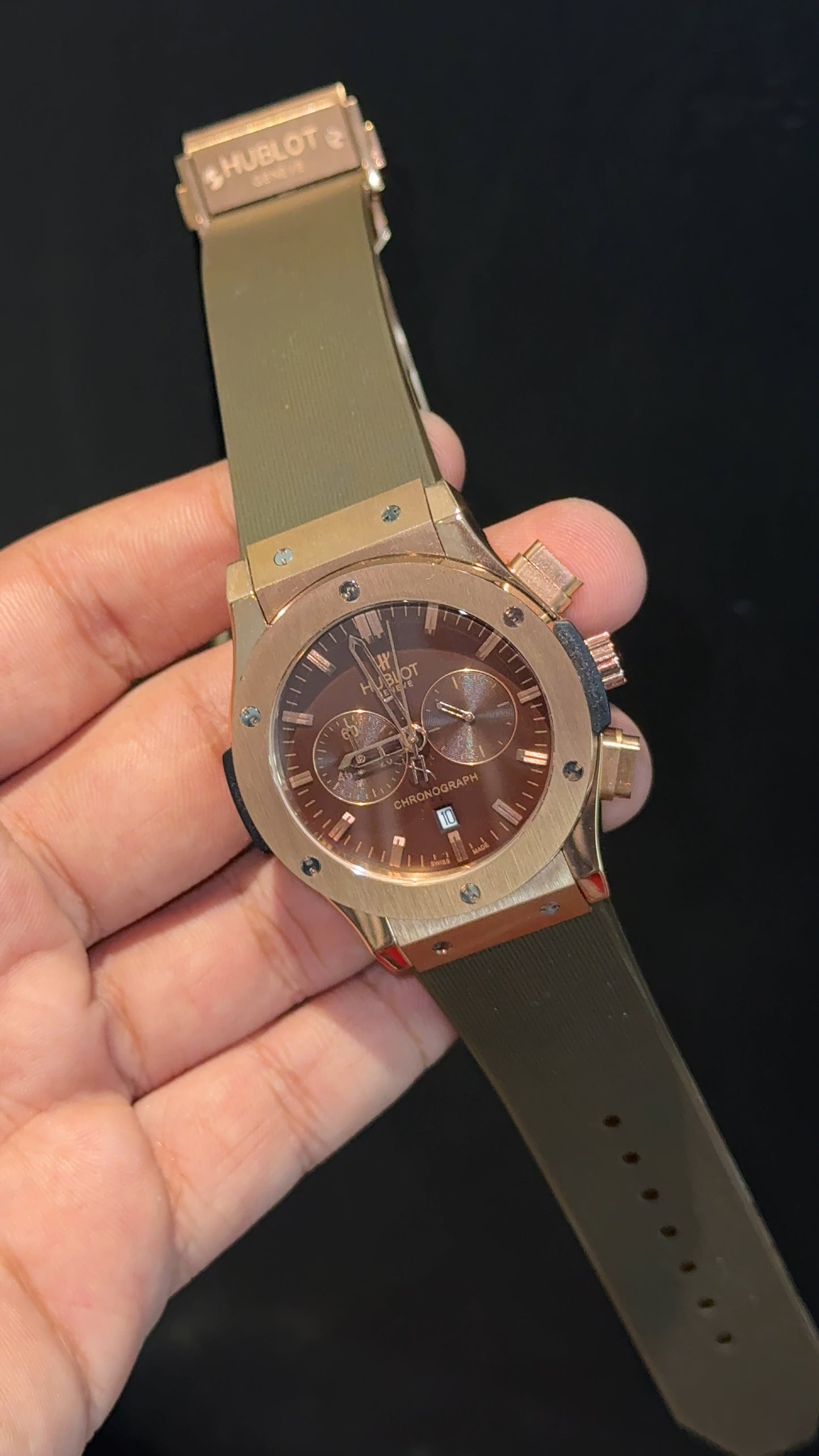 Hublot | Rose Case | Chrono | Goldenish Strap | Red Dial