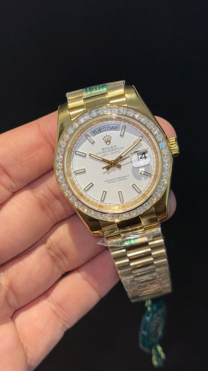 DayDate | Diamond Bezel | Gold Chain | White Pearl Dial