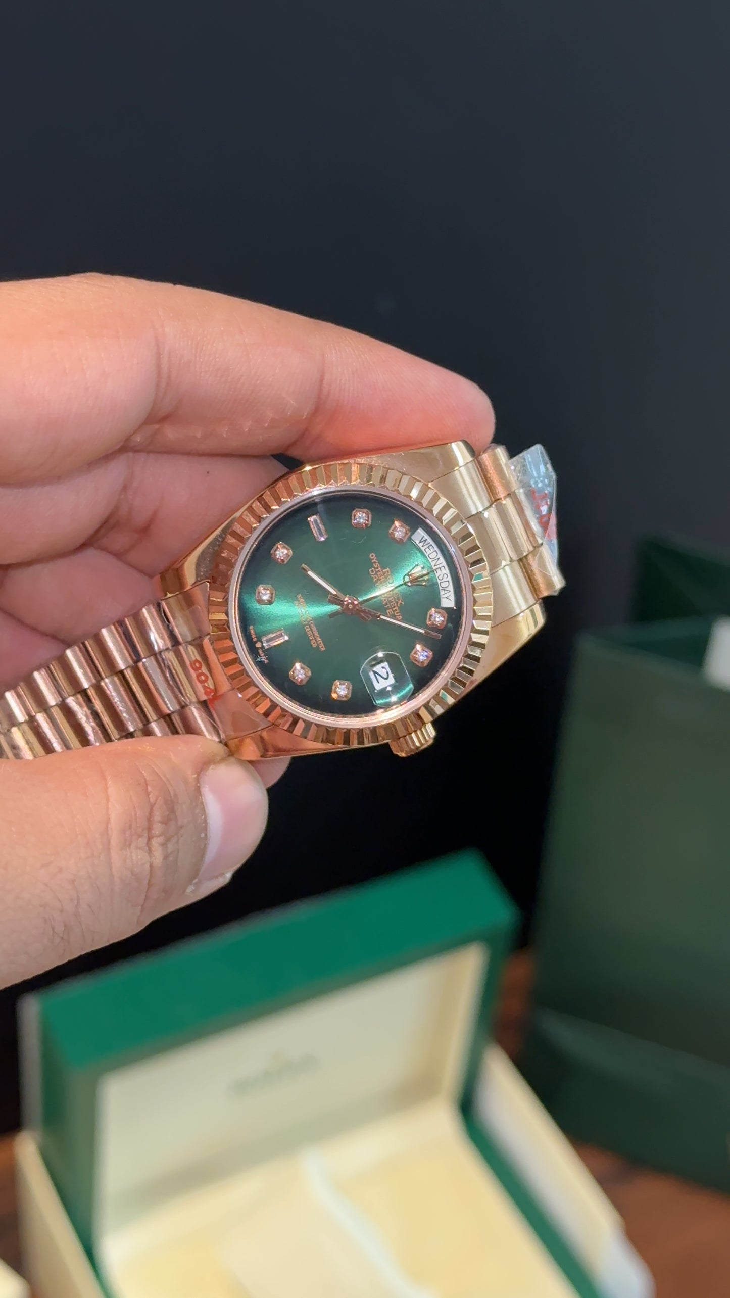 DayDate | 36mm | Rose Chain | Diamond Digit | Gradient Green Dial