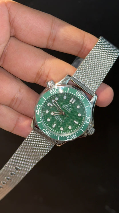 Omega Seamaster Diver | Silver Milanese Chain | Green Dial
