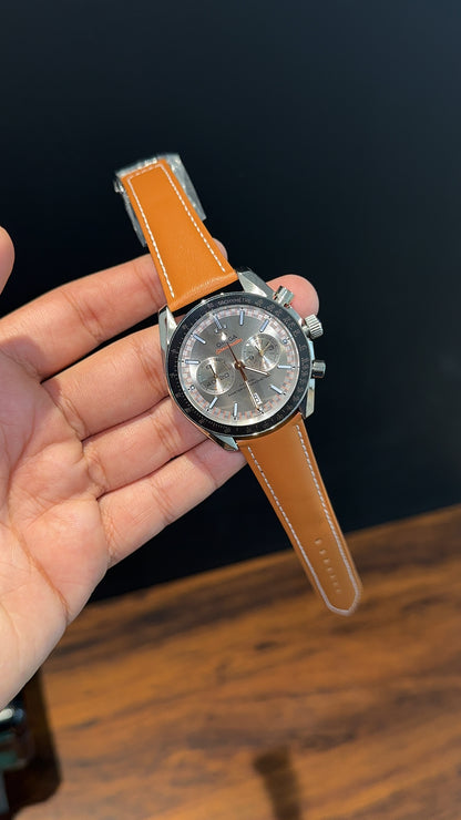 Speedmaster | Camel Strap | Chrono | Silver Grey Dial