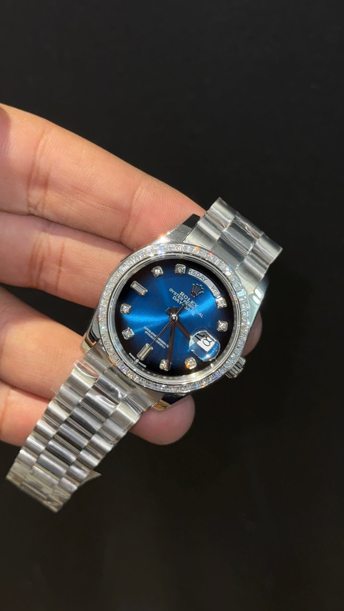 Premium Daydate | Diamond Bezel  | 36mm | Gold Chain | Gradient Blue Diamond Dial
