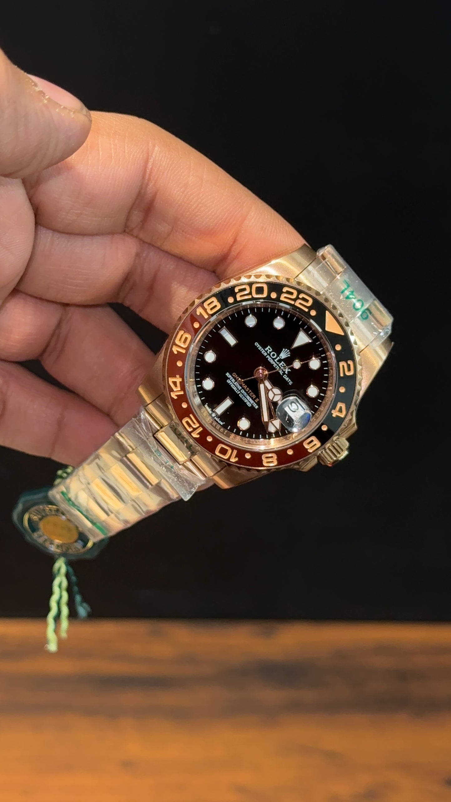 GMT Rootbear | Rose Oyester Chain | Black Dial