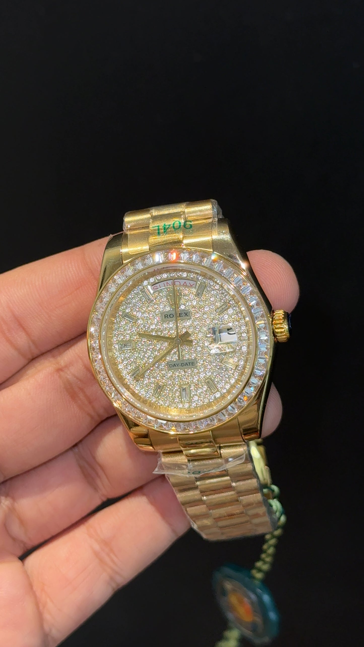 DayDate | Mother Of Pearl | Gold Chain | White Diamond Dial