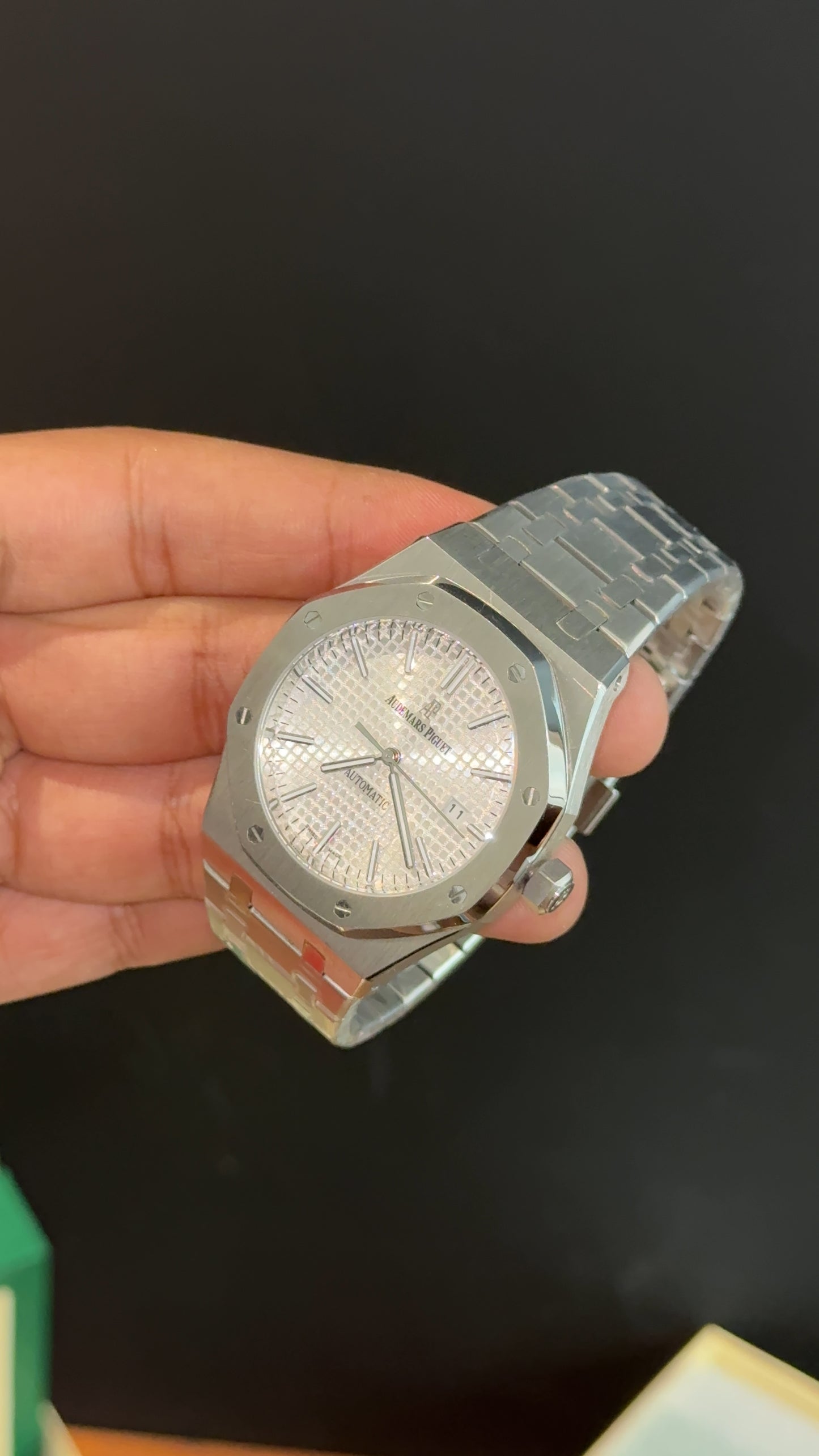 AP | Auto | Silver Chain | White Box Dial