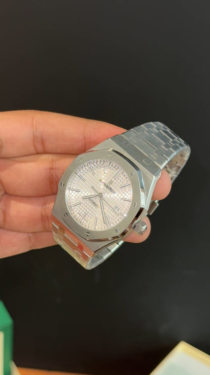 AP | Auto | Silver Chain | White Box Dial