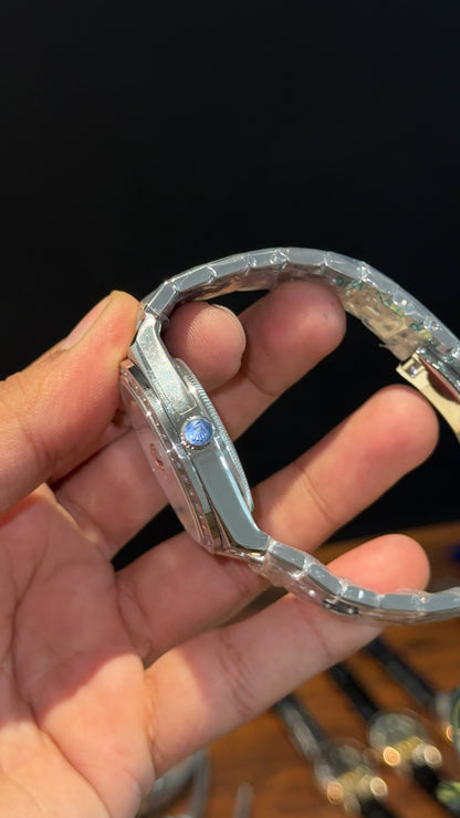 Land Dweller | Silver Chain | Diamond Bezel | White Textured Dial