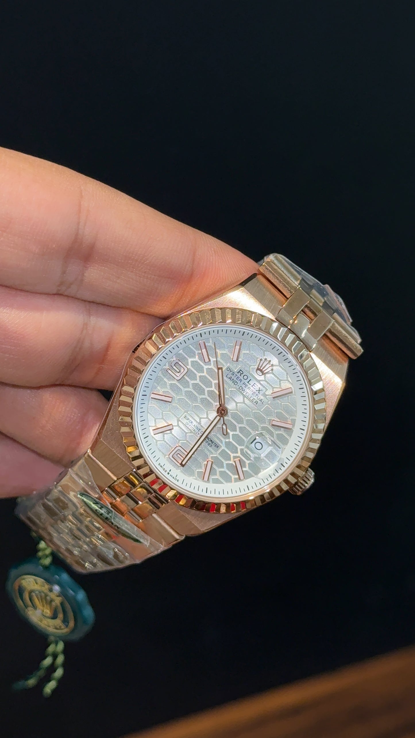 Premium Land Dweller | 40mm | Rose Chain | White Textured Dial