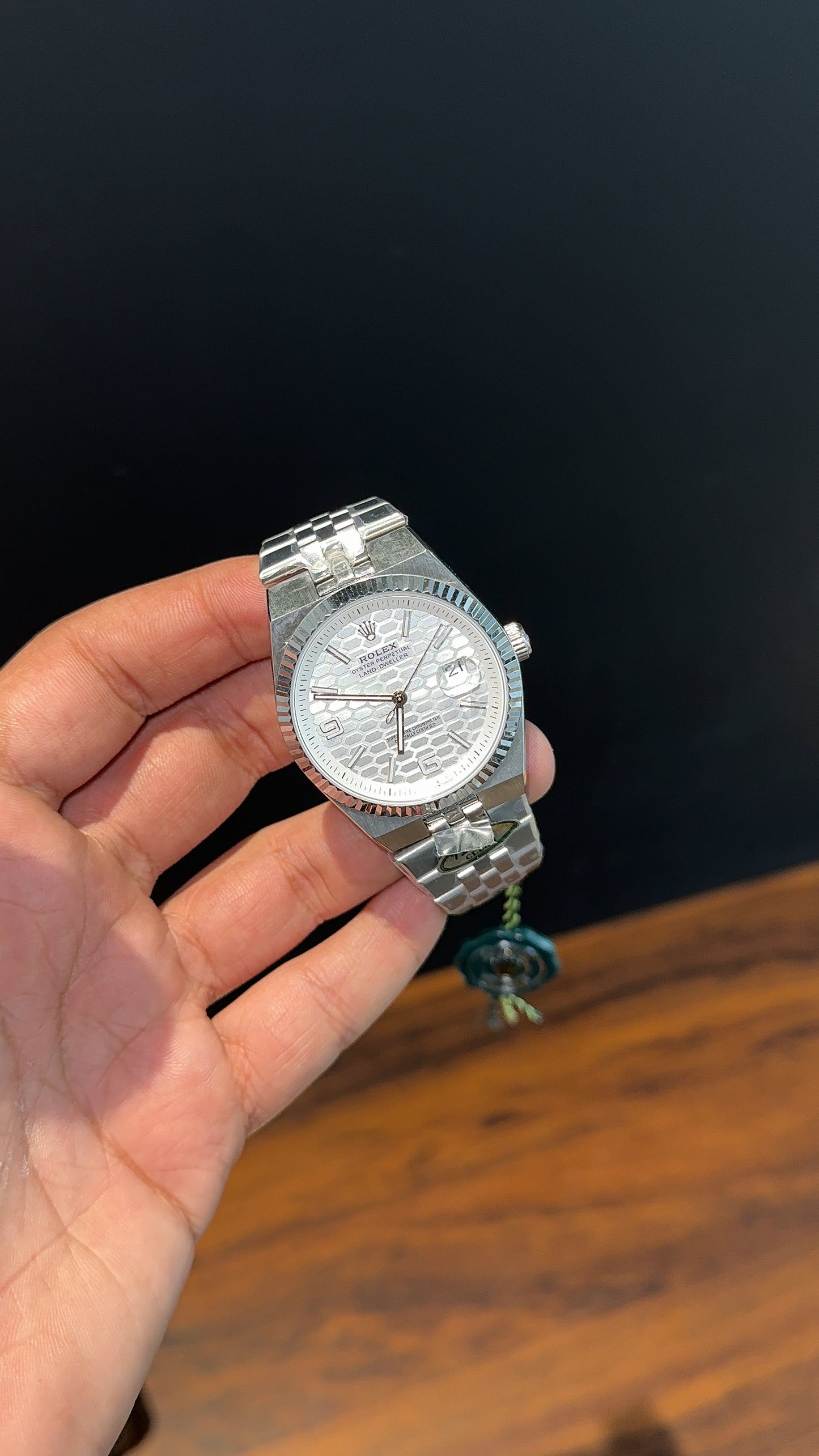 Premium Land Dweller | 40mm | Silver Chain | White Textured Dial