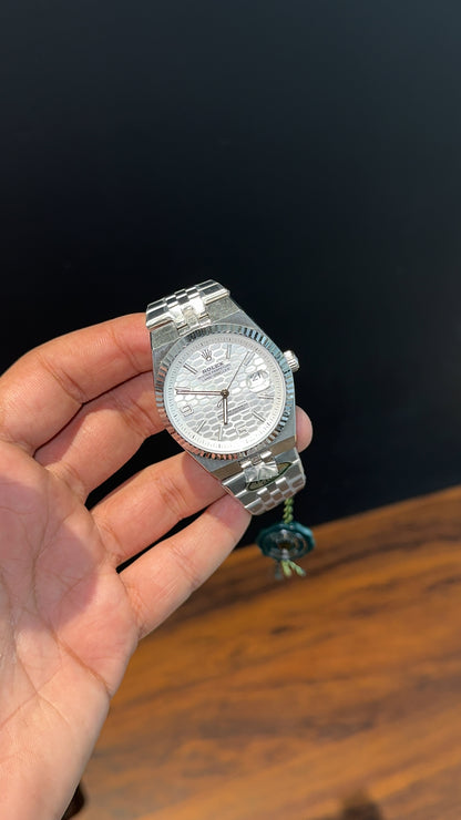 Premium Land Dweller | 40mm | Silver Chain | White Textured Dial