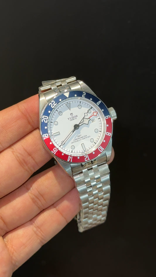 Tudor | Gmt Black Bay | Silver Chain | White Opaline Dial