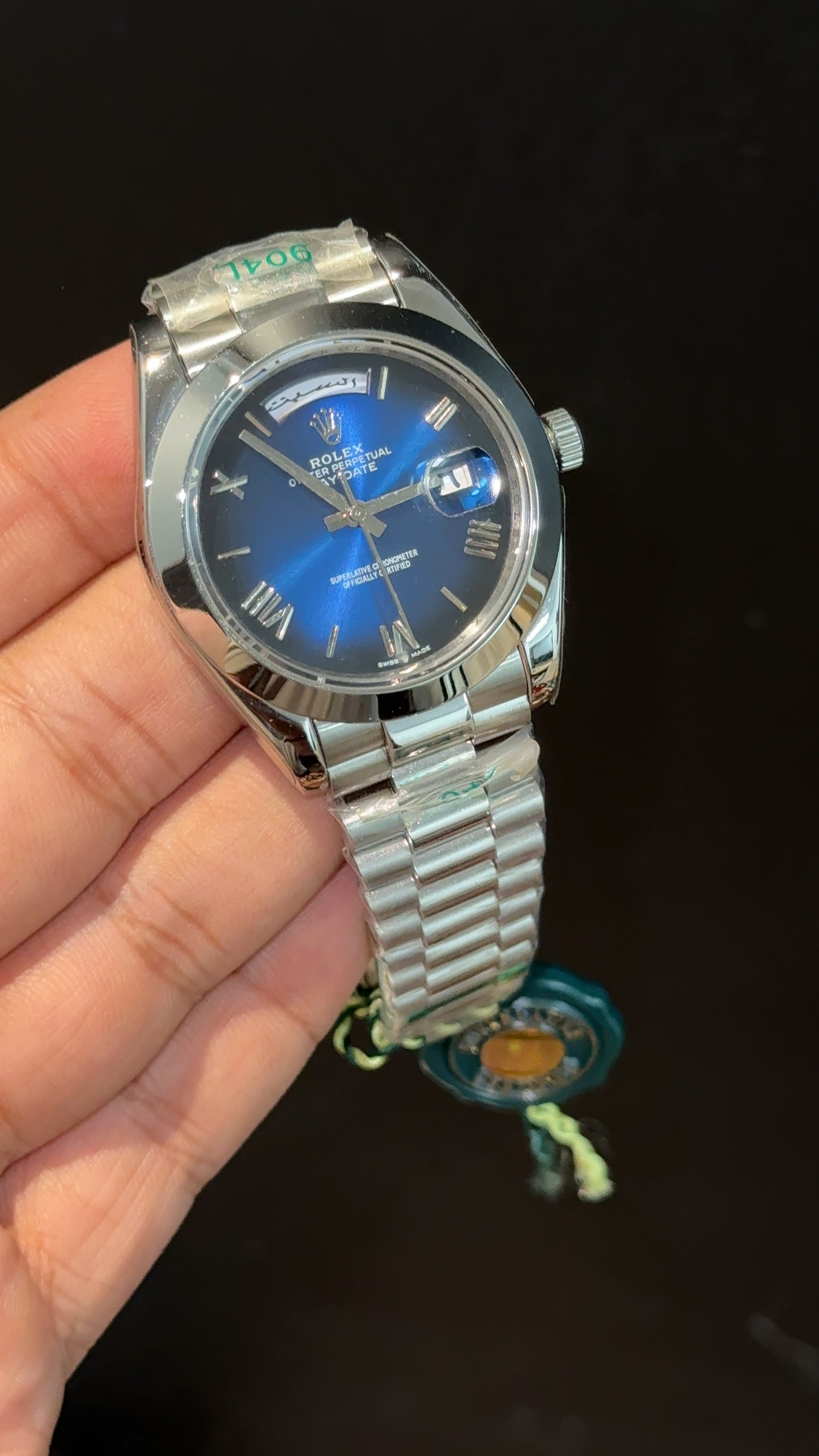 DayDate | Silver Chain | Plain Bezel | Gradient Blue Dial