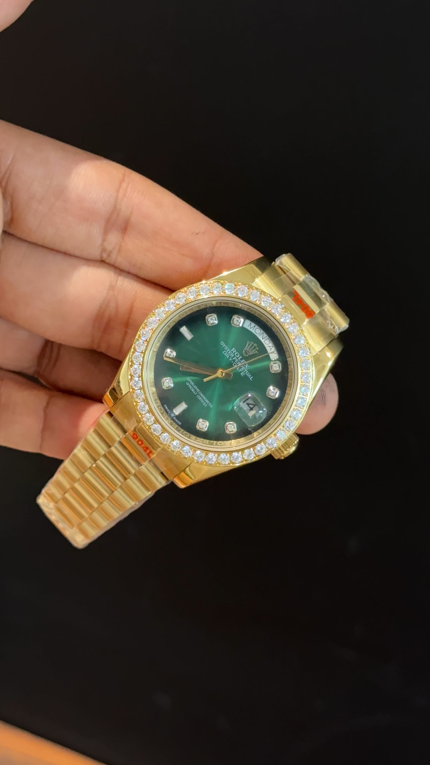 Daydate | Diamond Bezel | Gold Chain | Gradient Green Diamond Dial