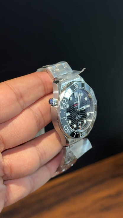 Executive Omega Seamaster | Silver Chain | Black Bezel | Black Dial