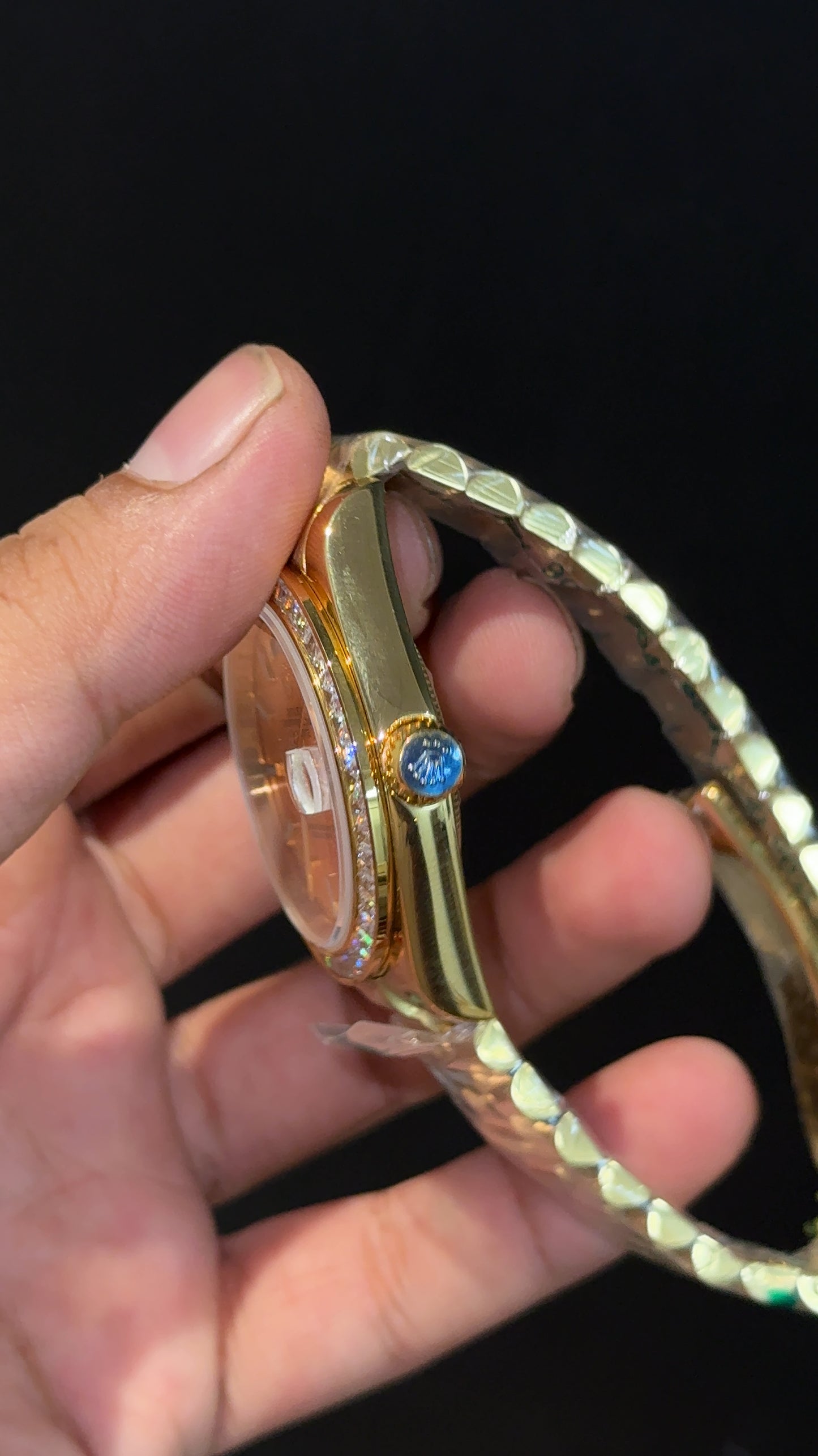 DayDate | Diamond Bezel | Gold Chain | Gold Dial