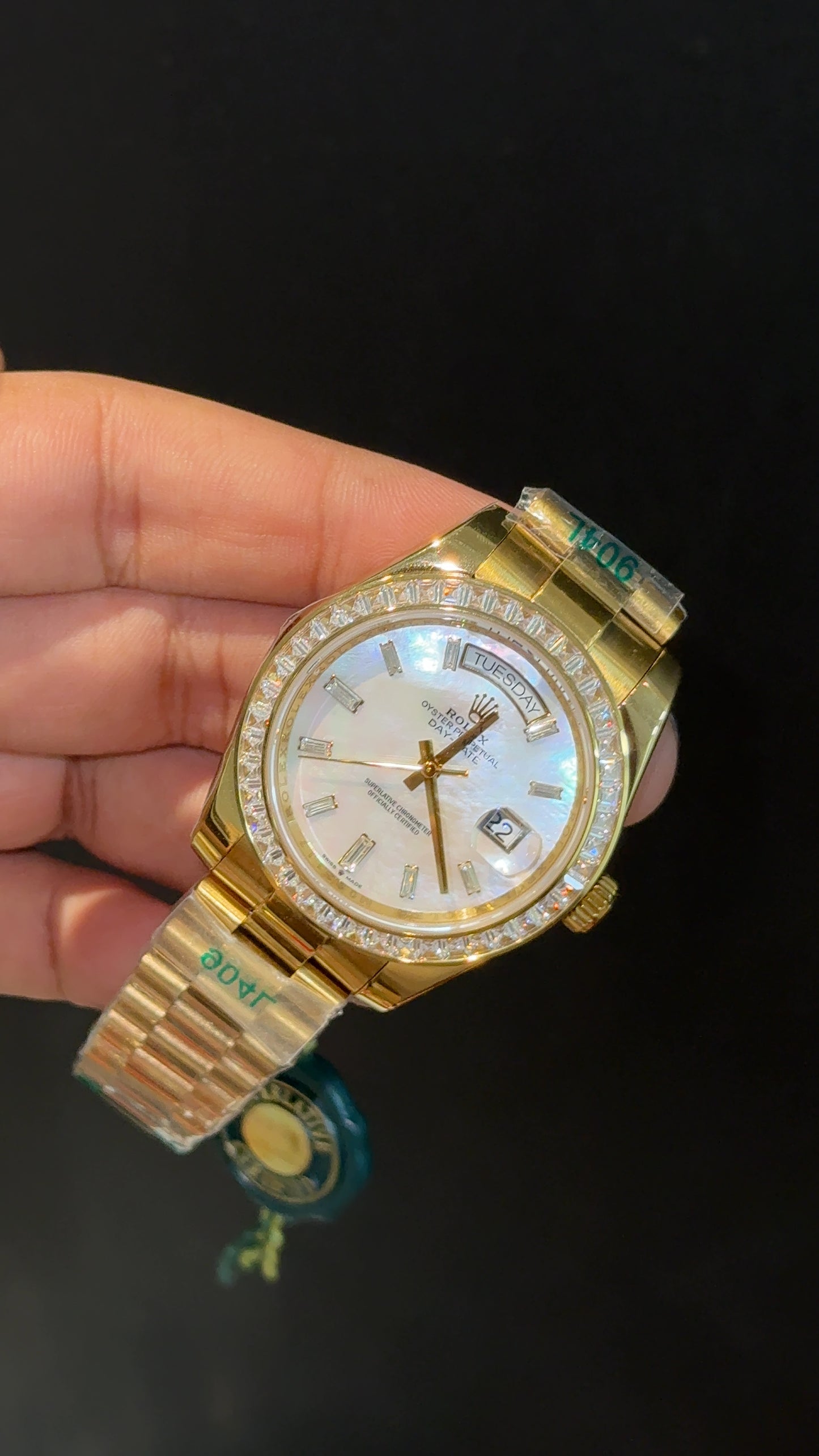 DayDate | Diamond Bezel | Gold Chain | White Shade Dial