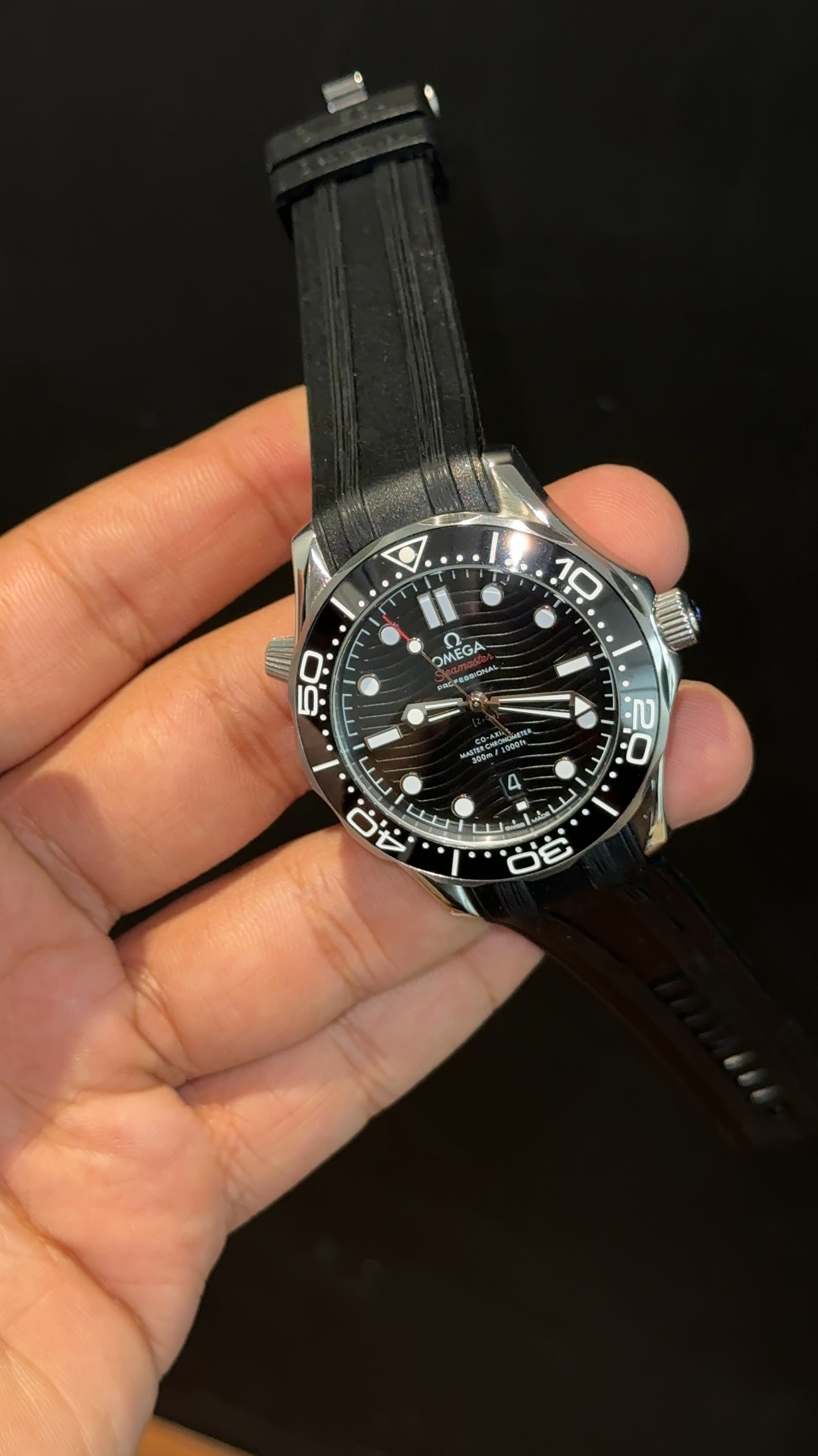 Omega Seamaster | Black Bezel | Black Strap | Black Lines Dial - twentyfour