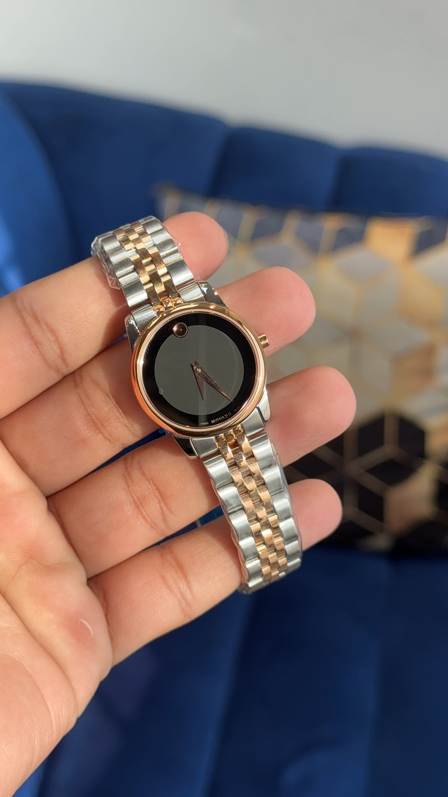 Movado | Women |Rose Two Tone | Black Plain Dial