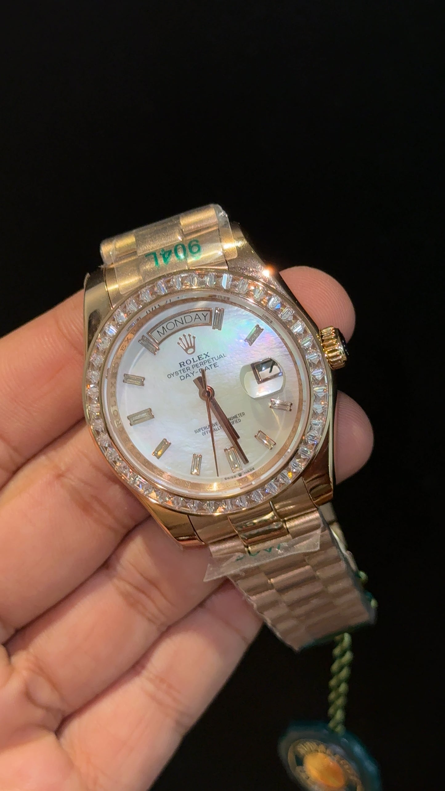 DayDate | Diamond Bezel | Rose Chain | Shade of Rainbow | White Dial