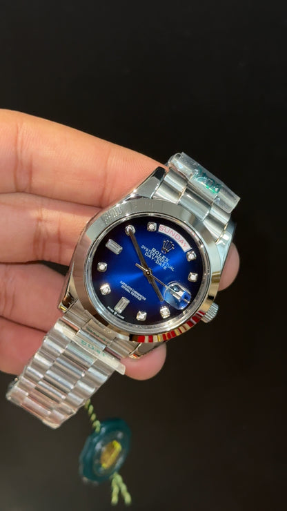 DayDate | Silver Chain | Plain Bezel | Diamond Digit | Gradient Blue Dial