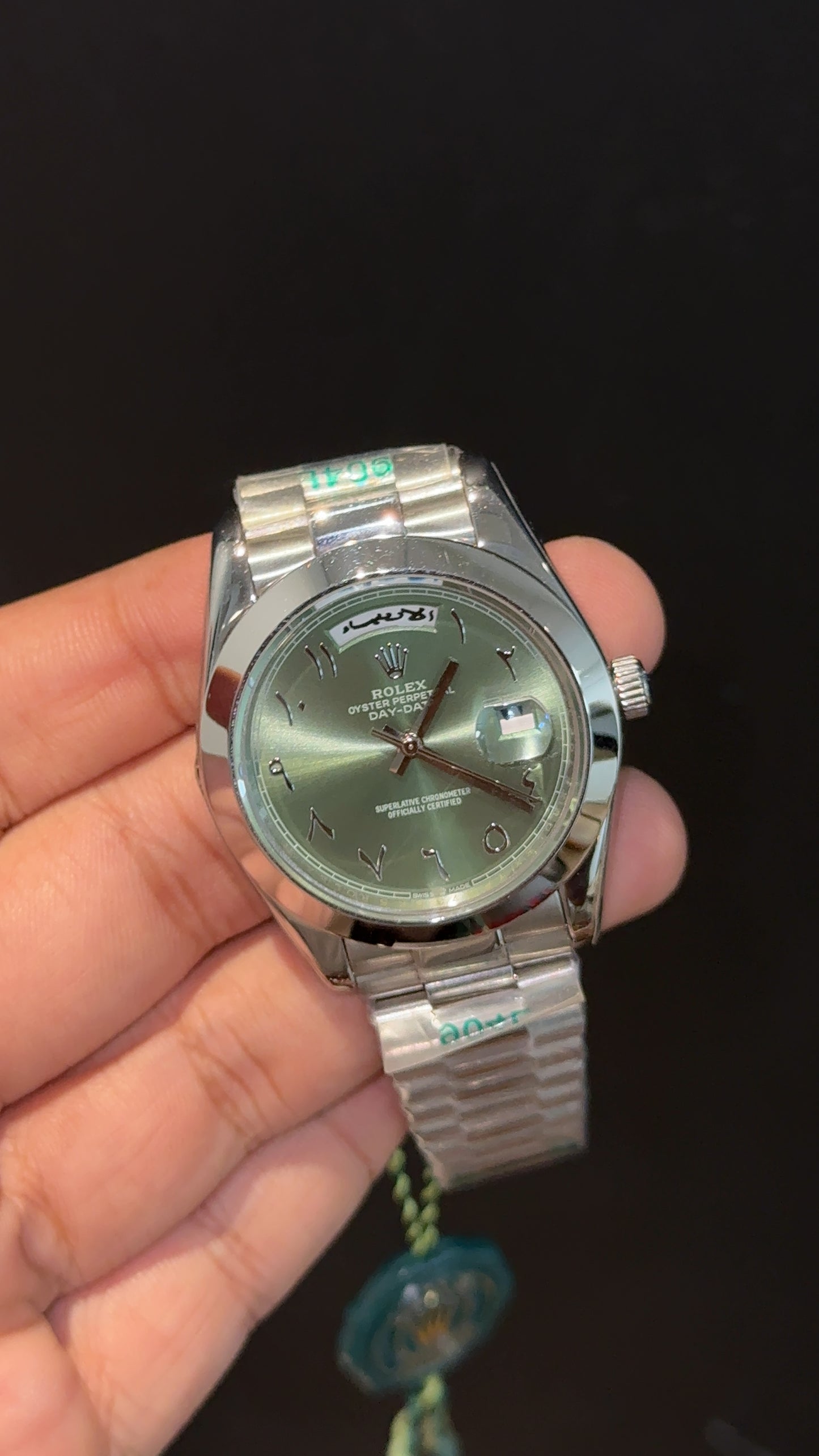 DayDate | Silver Chain | Plain Bezel | Arabic Digit | Olive Green Dial