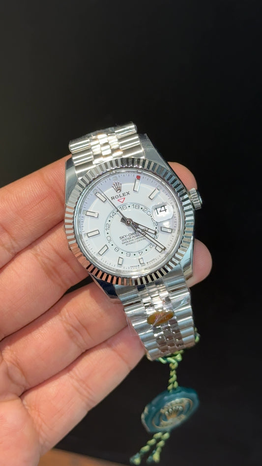 Executive SkyDweller | Silver Jubilee Chain | White Dial