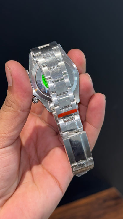 Daytona | Rainbow Diamond Case | Silver Chain | Diamond Digit | Chrono | Black Dial