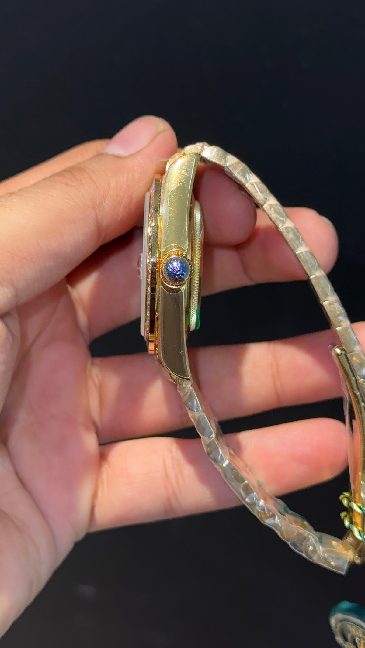DayDate | Diamond Bezel | Gold Chain | Gold Pearl Dial
