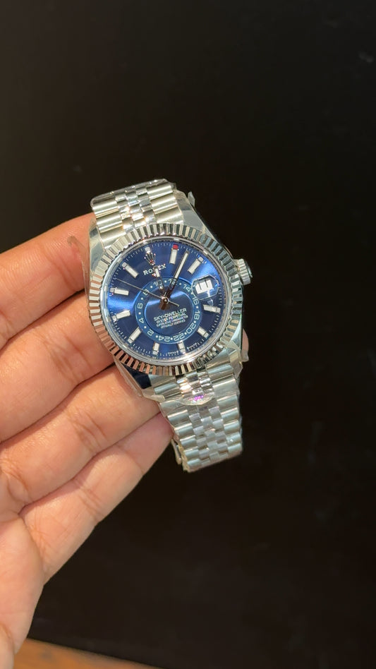 Executive SkyDweller | Silver Jubilee Chain | Blue Dial
