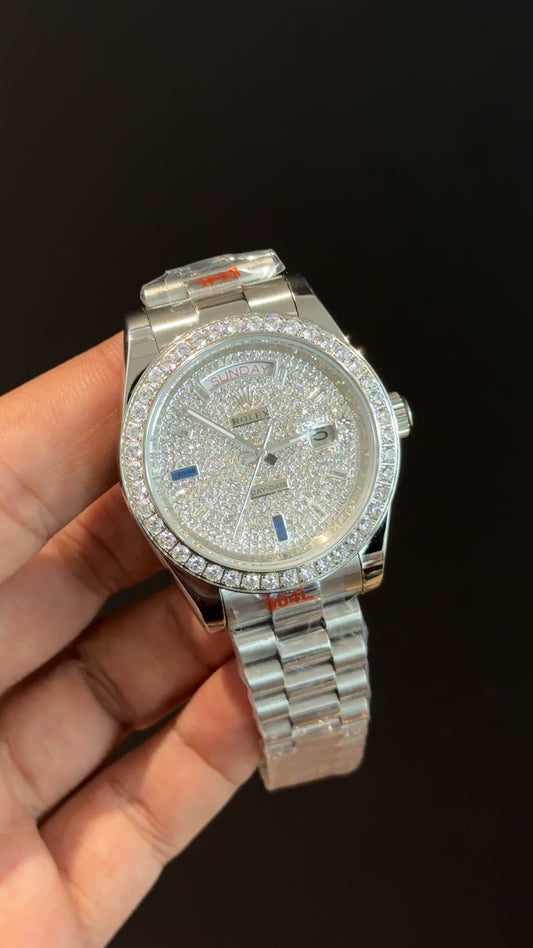 Daydate | Mother Of Pearl | Silver Chain | White Pearl Dial