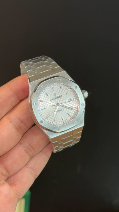 AP | Auto | Silver Chain | White Box Dial