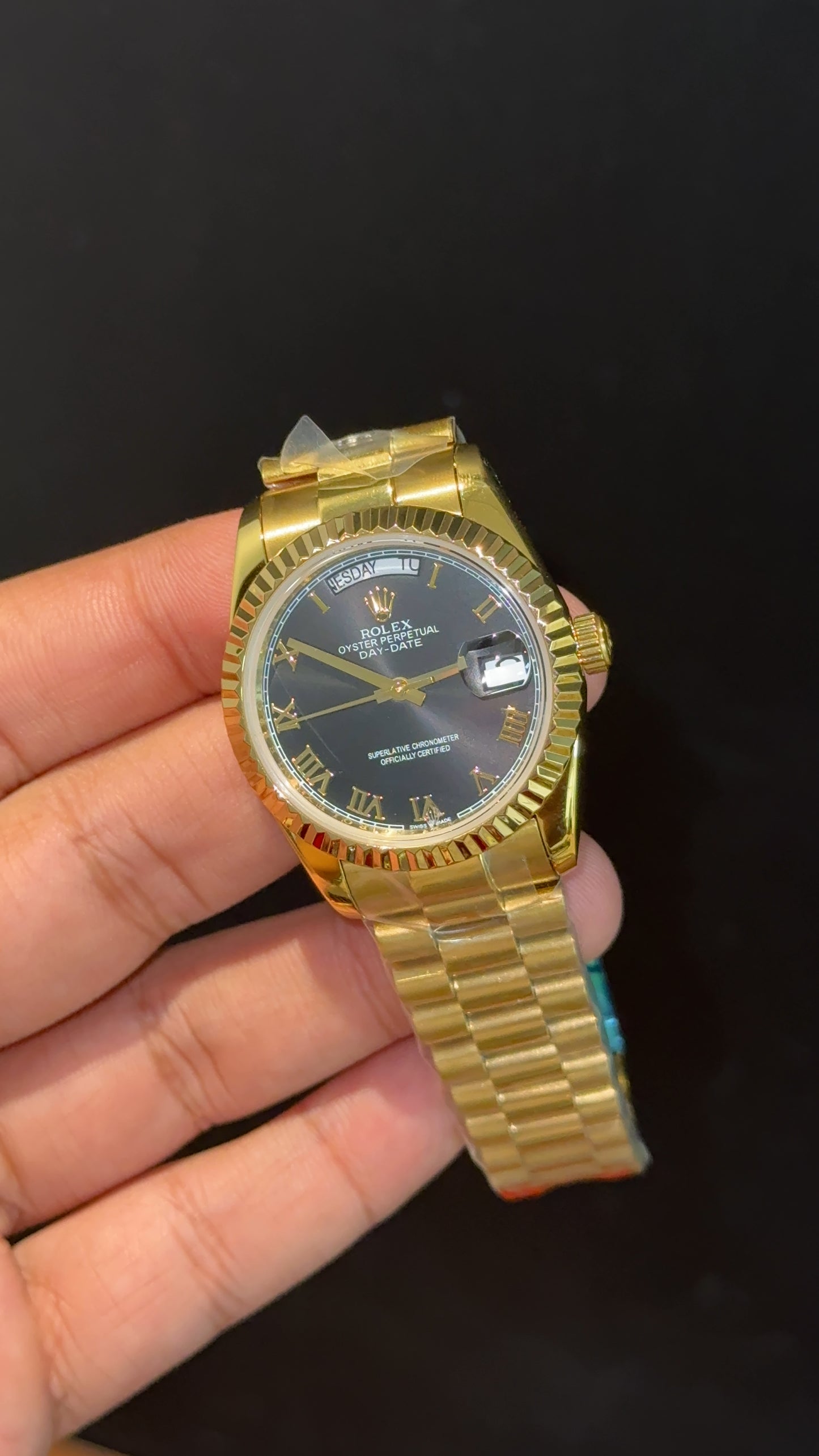 Daydate | 36mm | Gold Chain | Blackish Index Dial - twentyfour