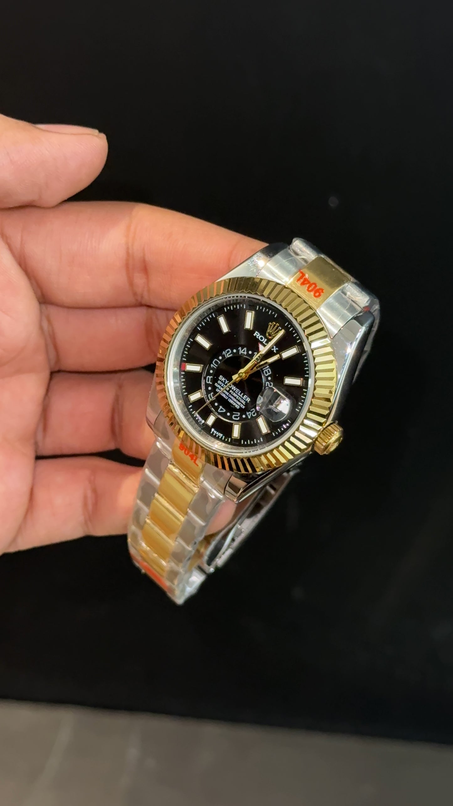 Sky Dweller | Gold Two Tone Oyester | Black Dial