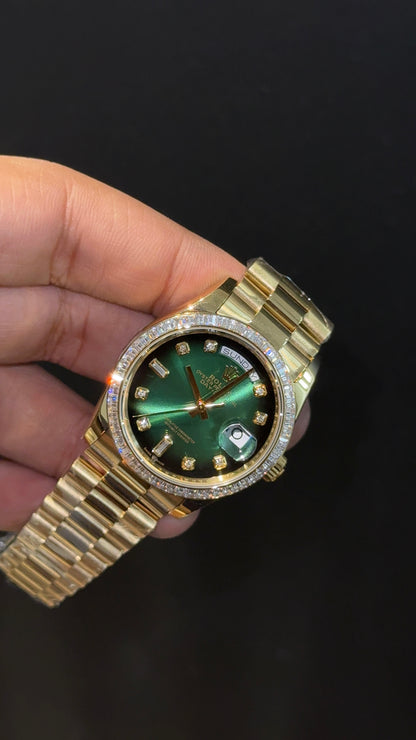 Premium Daydate | Diamond Bezel  | 36mm | Gold Chain | Gradient Green Diamond Dial
