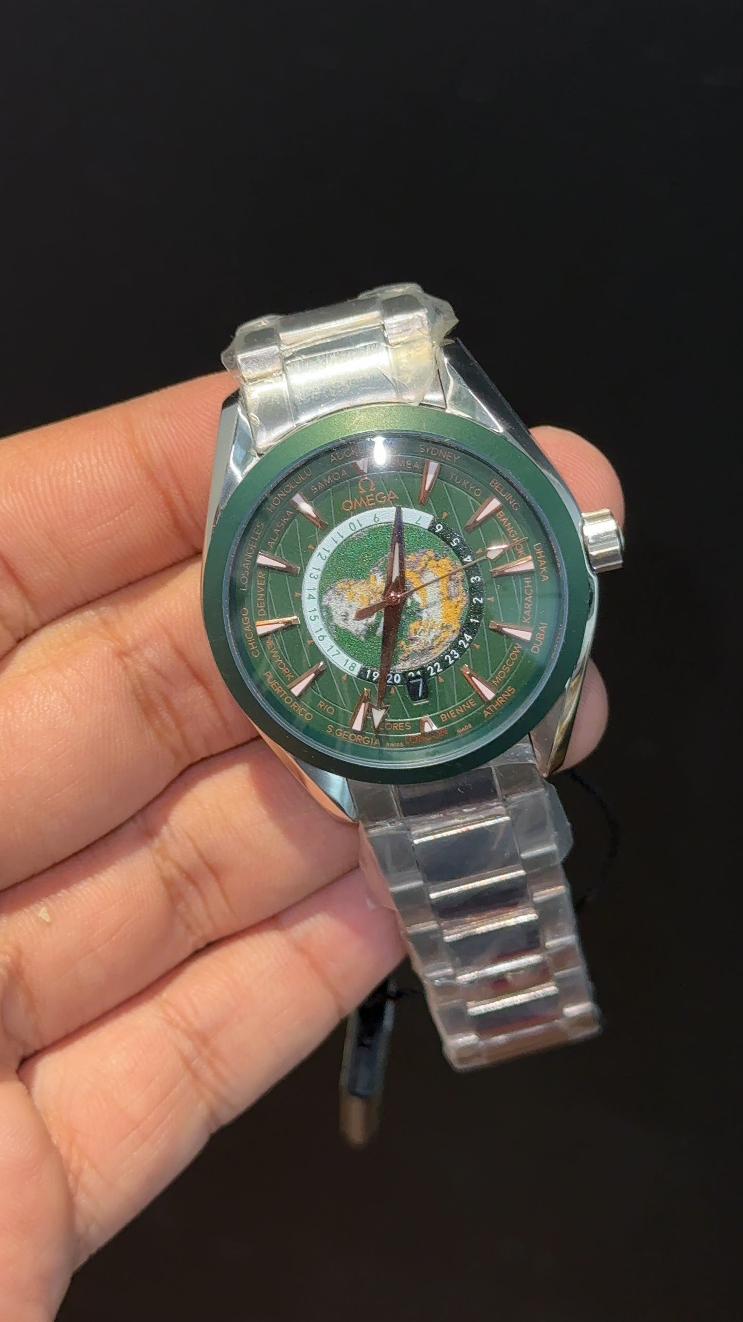 Omega Seamaster | Silver Chain | World Edition | Dark Green Dial