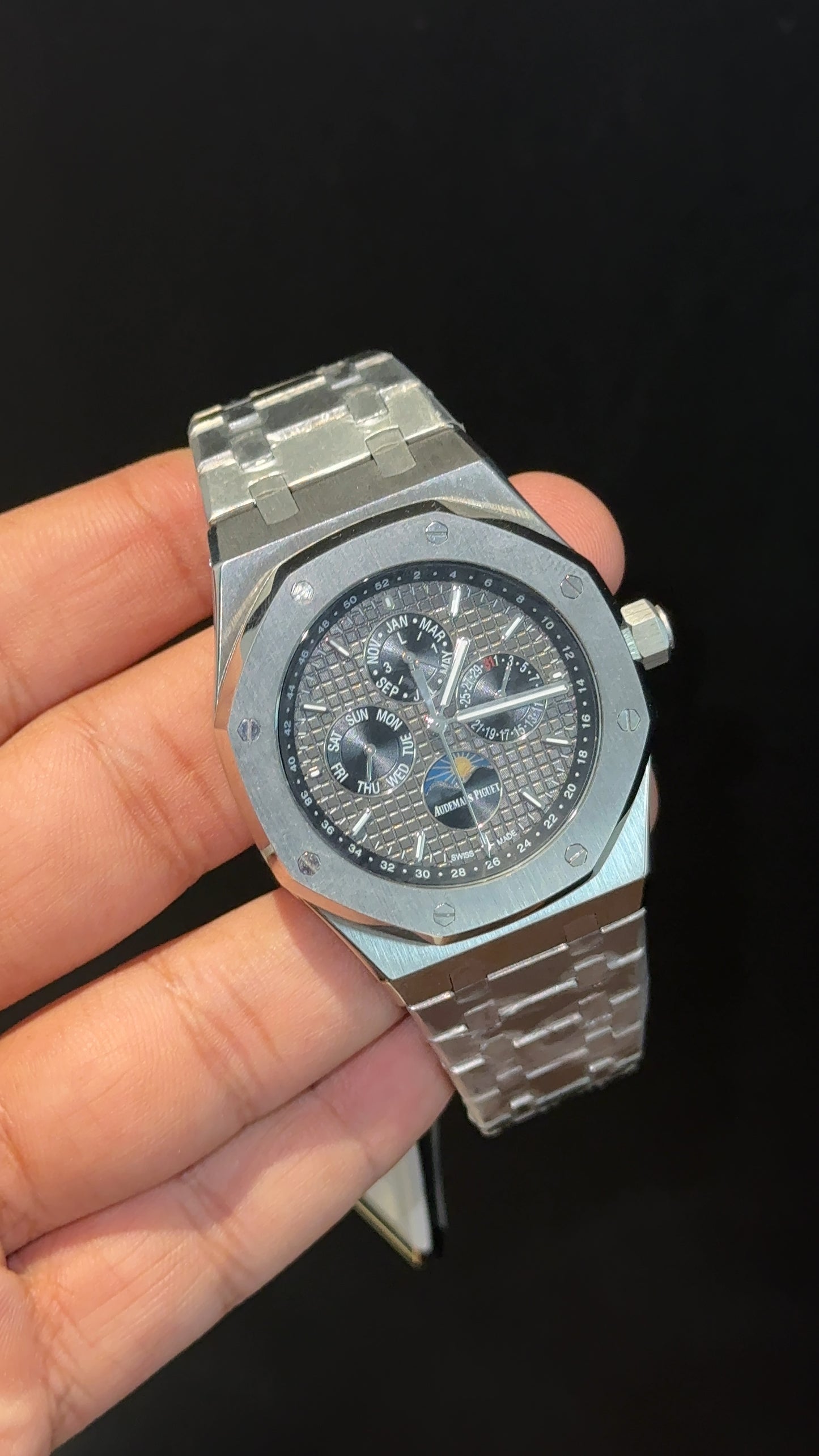 AP Auto | Silver Chain | Chrono | Calendar Edition | Silver Box Dial
