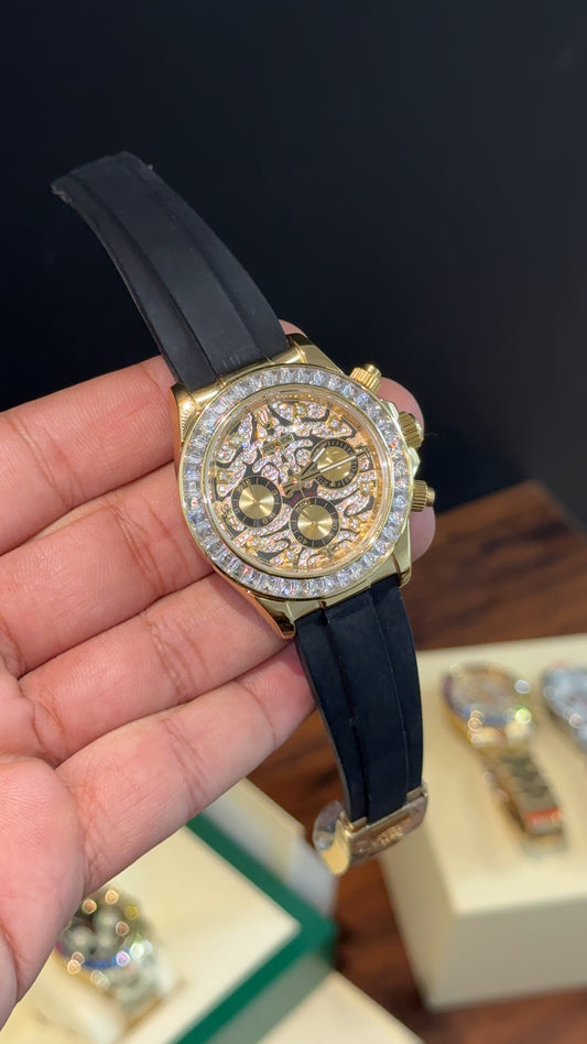 Daytona Gold | Diamond Case | Black Pvc Strap | Diamond Digit | Chrono | Gold Pearl Dial