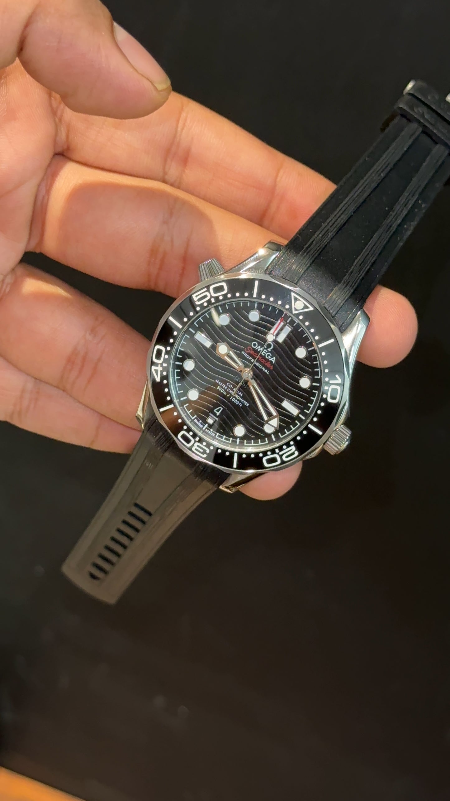 Omega Seamaster | Black Bezel | Black Strap | Black Lines Dial - twentyfour