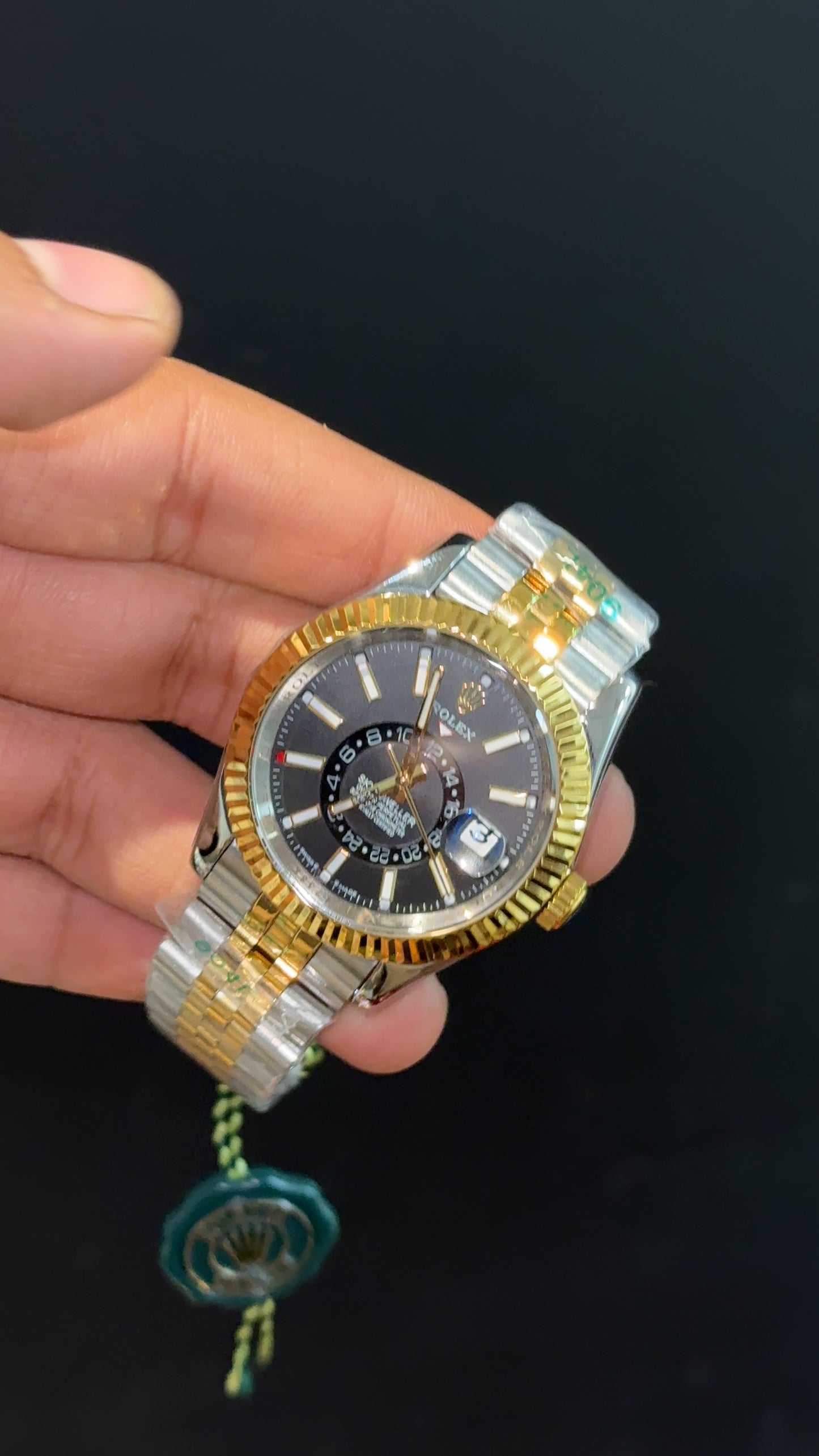 Sky Dweller | Gold Two Tone Jubilee | Black Dial