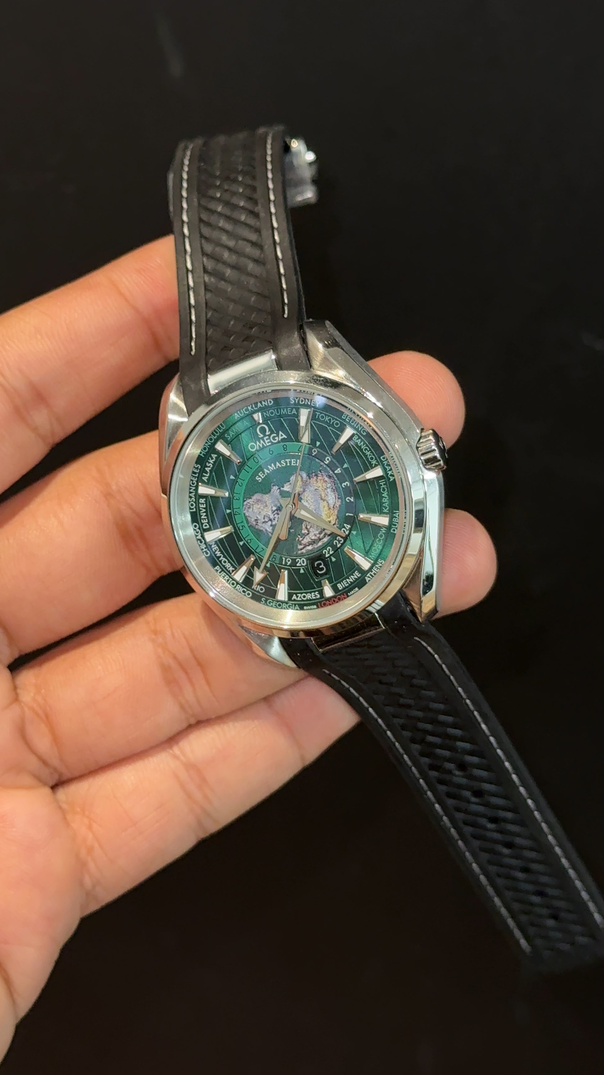 Omega Seamaster | Black Strap | World Edition | Green Dial - twentyfour