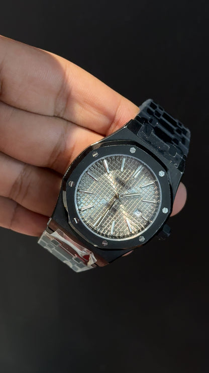 AP Auto | Black Chain | Light Grey Box Dial