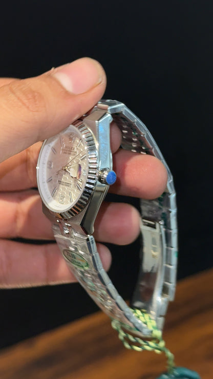 Premium Land Dweller | 36mm | Silver Chain | White Textured Dial