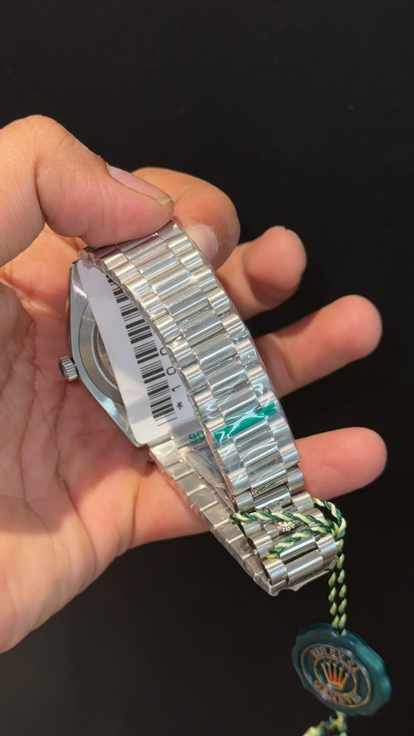 DayDate | Silver Chain | Plain Bezel | Pearl Digit | White Texture Dial
