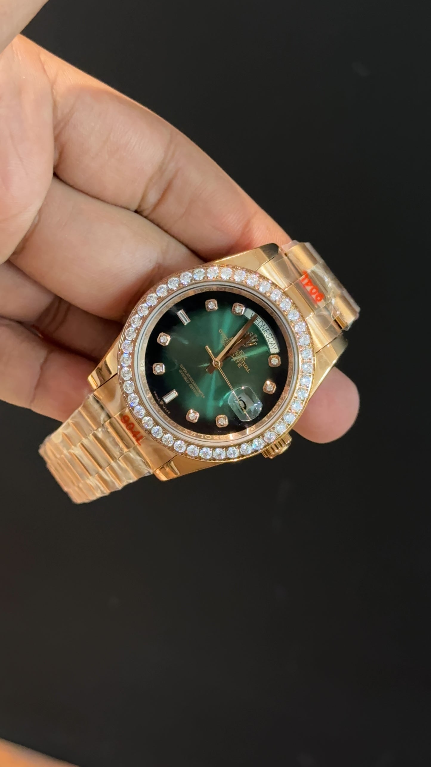 Daydate | Diamond Bezel | Rose Chain | Diamond Digit | Gradient Green Dial