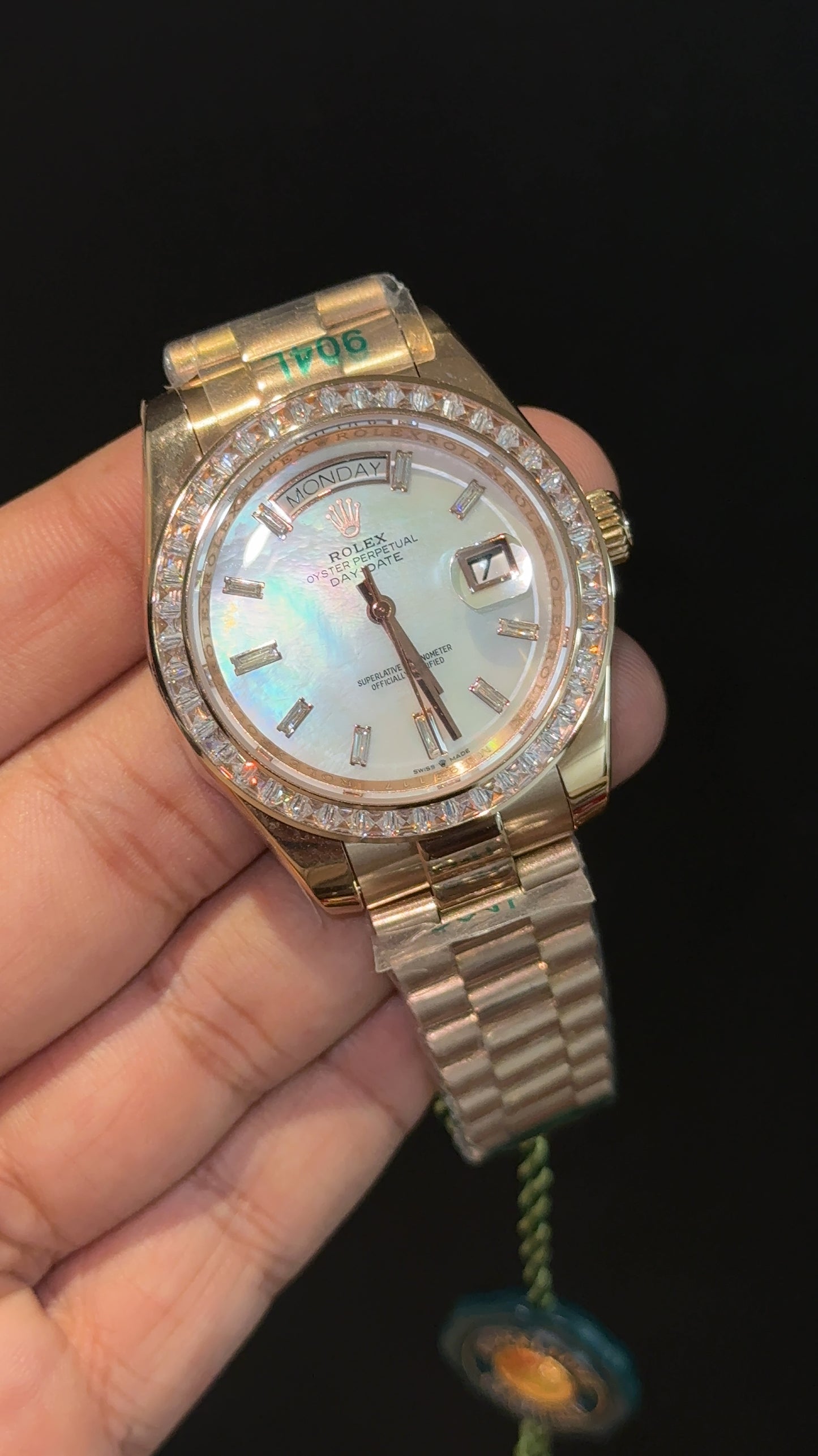 DayDate | Diamond Bezel | Rose Chain | Shade of Rainbow | White Dial